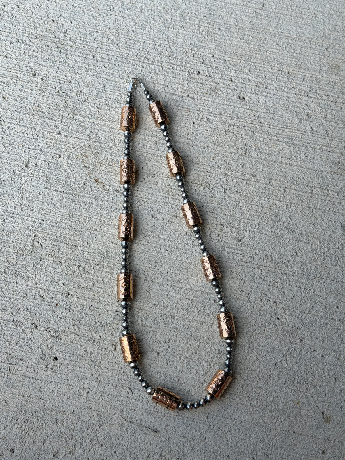 20-21.5” Pearl & Copper Barrel Bead