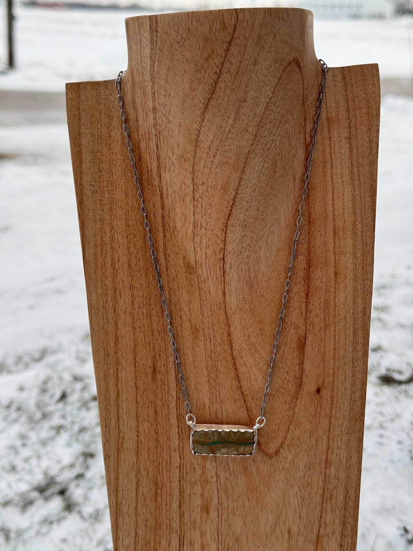 18" Boulder Ribbon Necklace