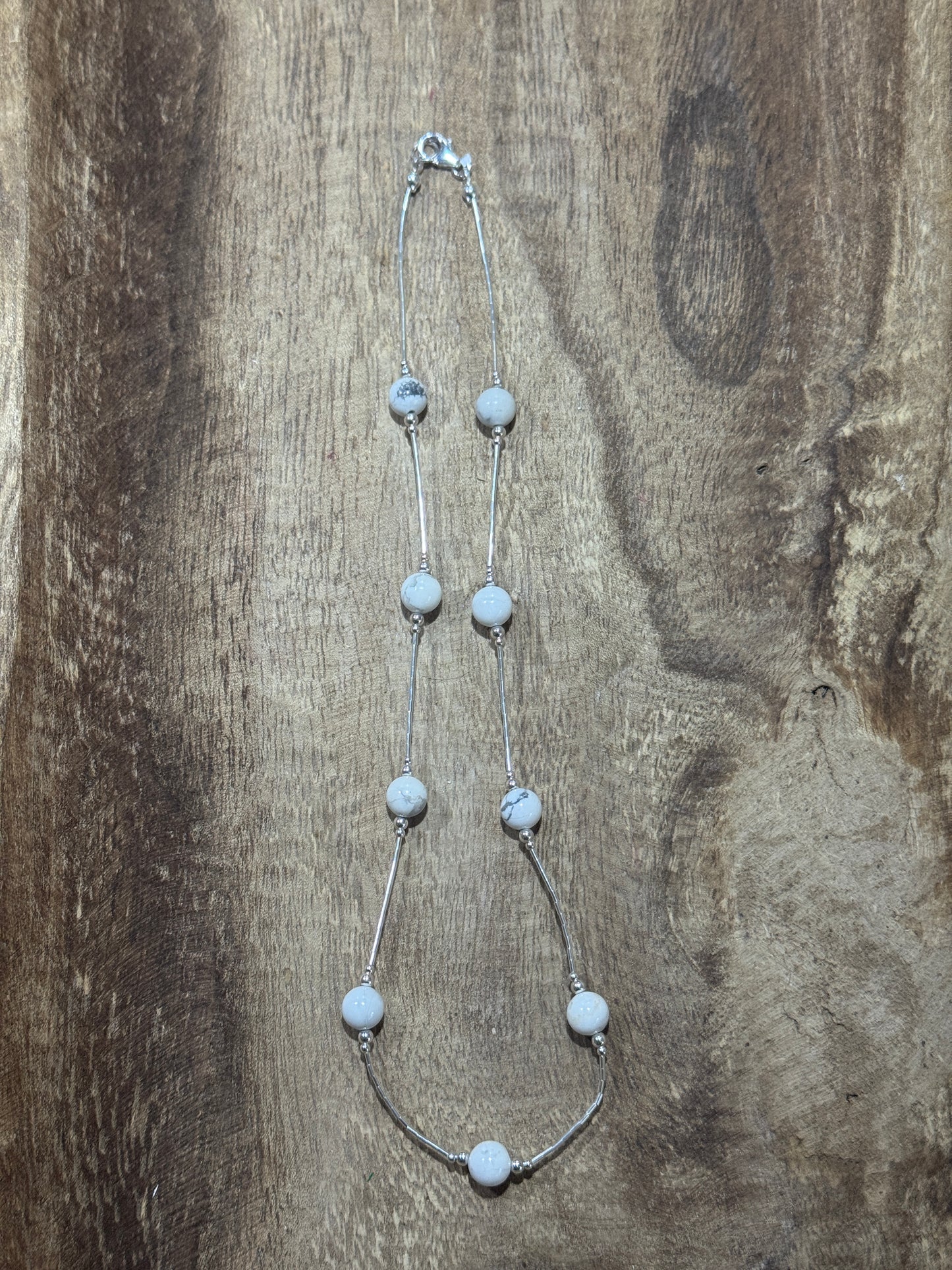 18” Liquid Silver & Howlite