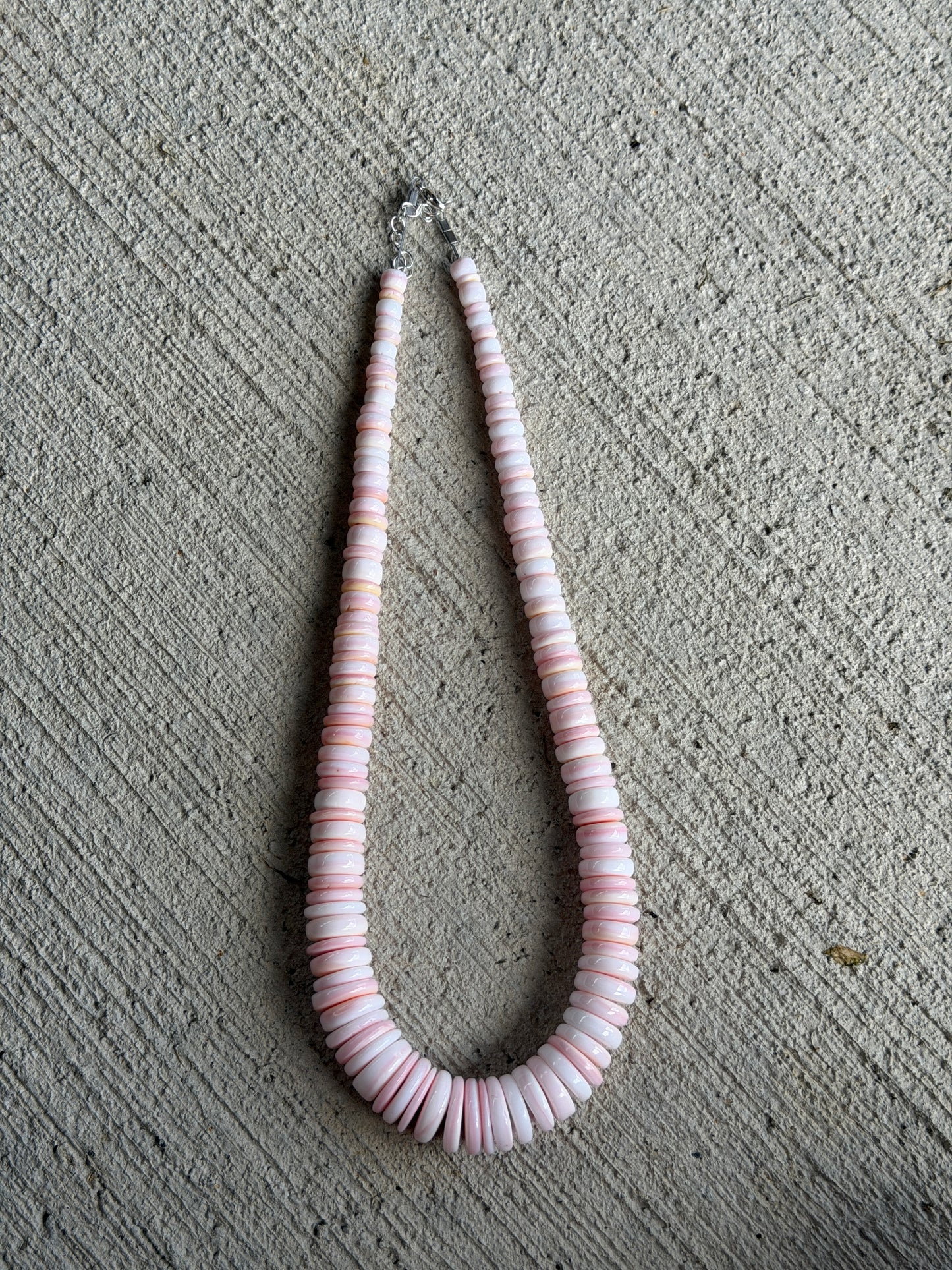 17.5-19" Graduated Pink Conch
