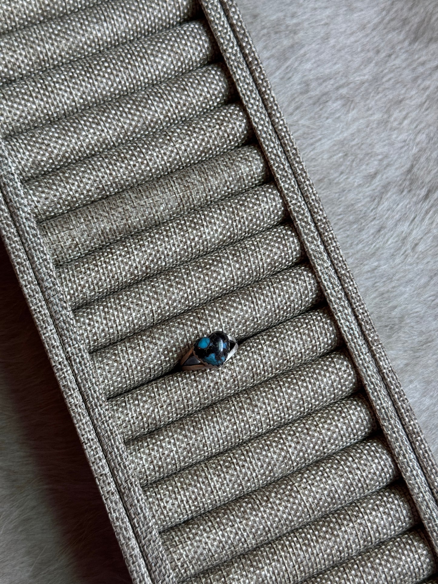 Sz 8.75 White Buffalo Turquoise