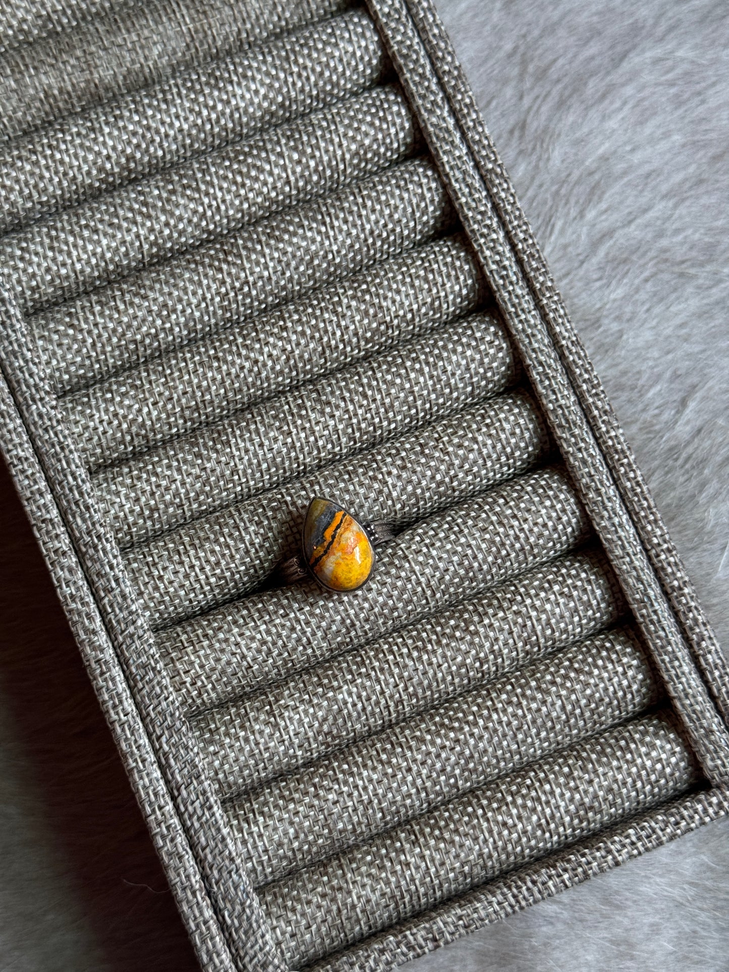 Sz 10 Bumblebee Jasper