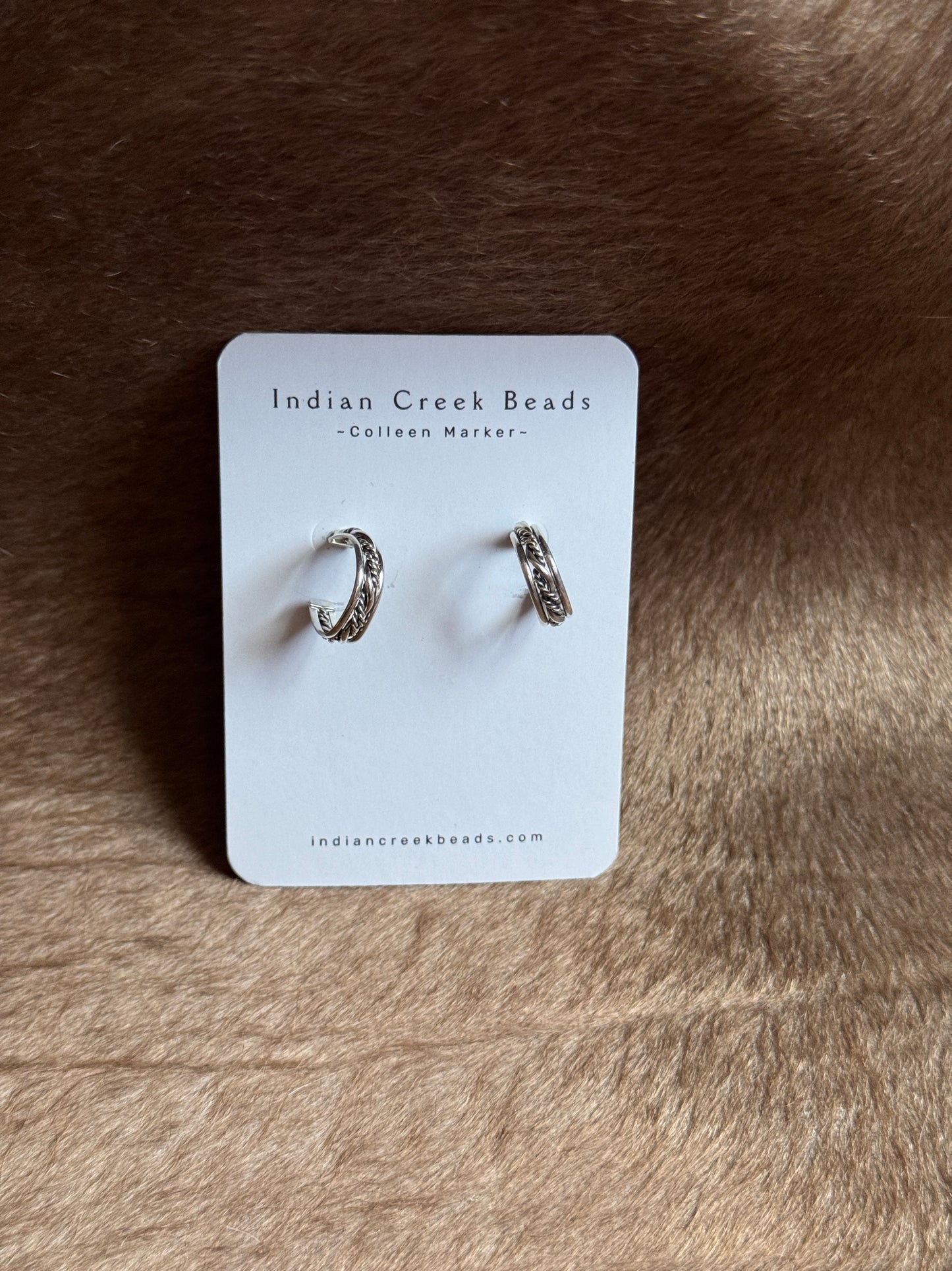 Dainty Twist Wire Hoops