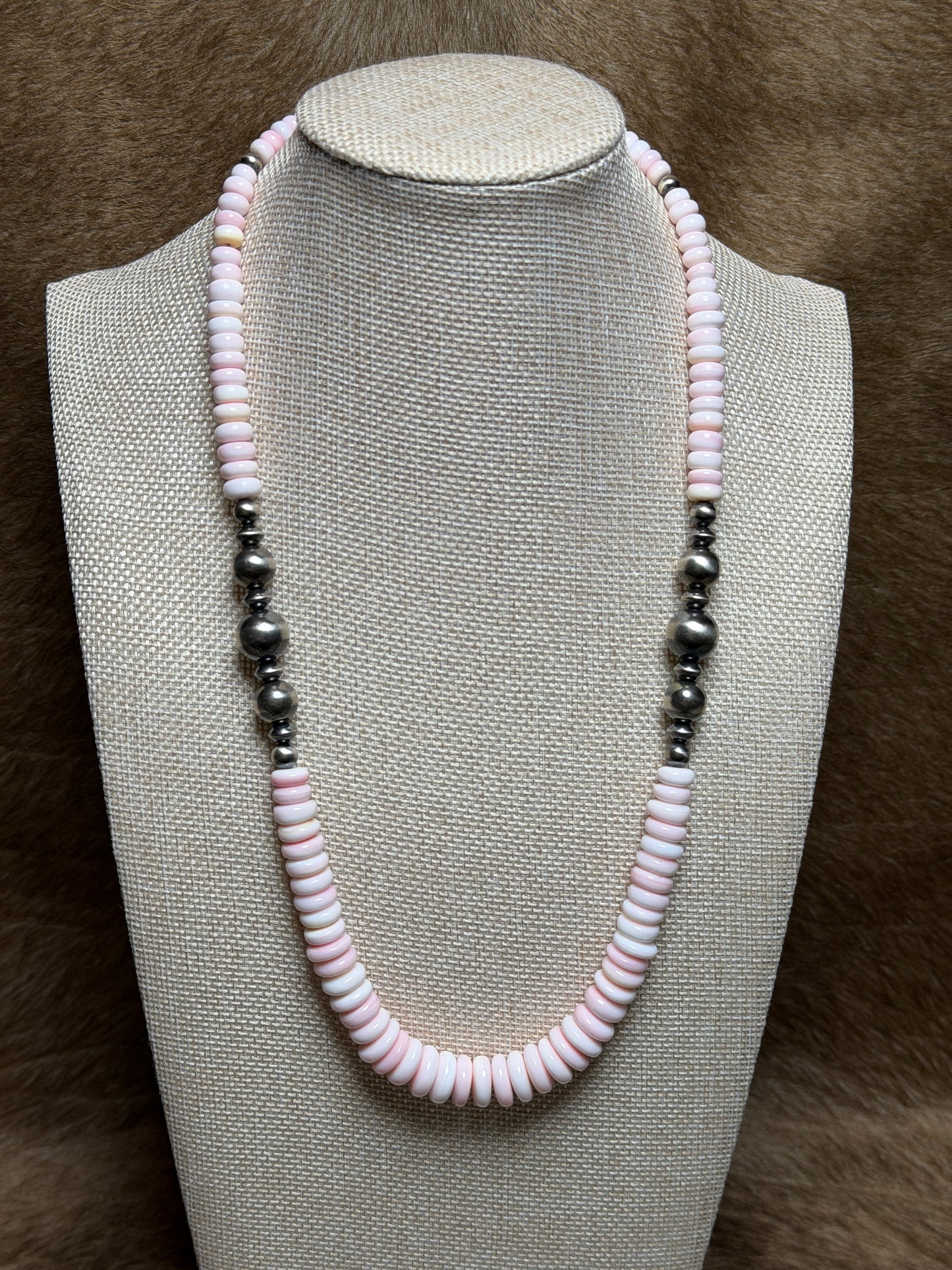 23-24.5" Pink Conch Graduated