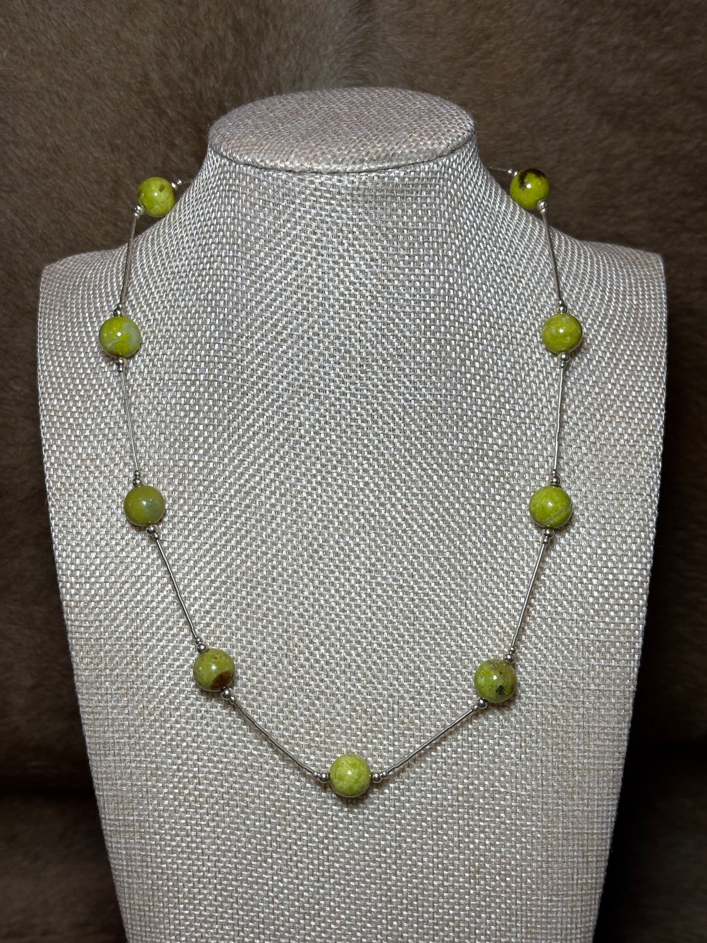 18" Liquid Silver and Green Stone