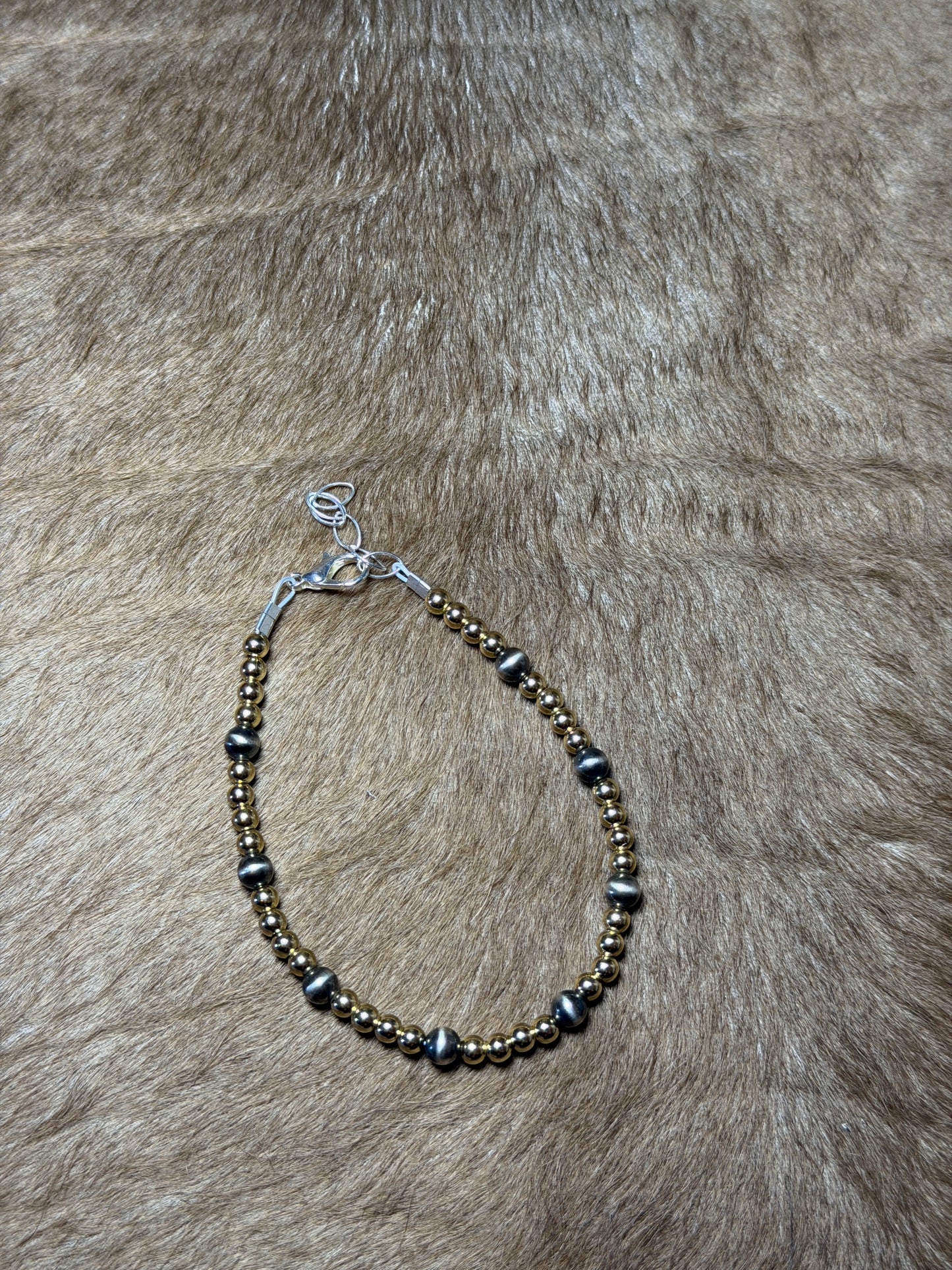 7.5-8.5" 4mm Gold & 5mm Pearl