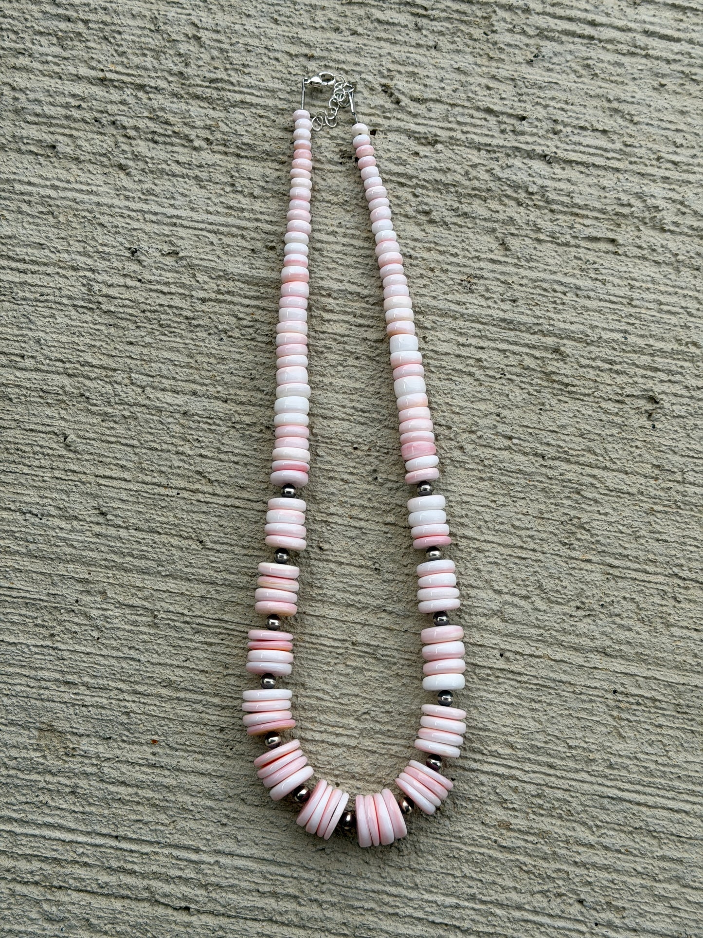 20-22" Pink Conch Graduated