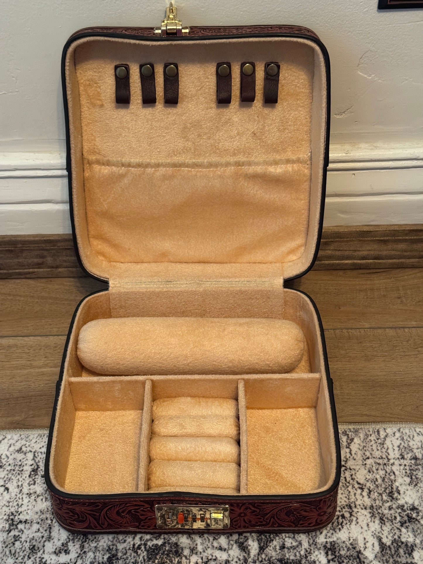 Tooled Leather Lockable Jewelry Box