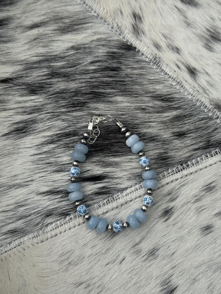 6.5-8" 4mm Pearl w/ Blue Jade and Blue China Bead Bracelet