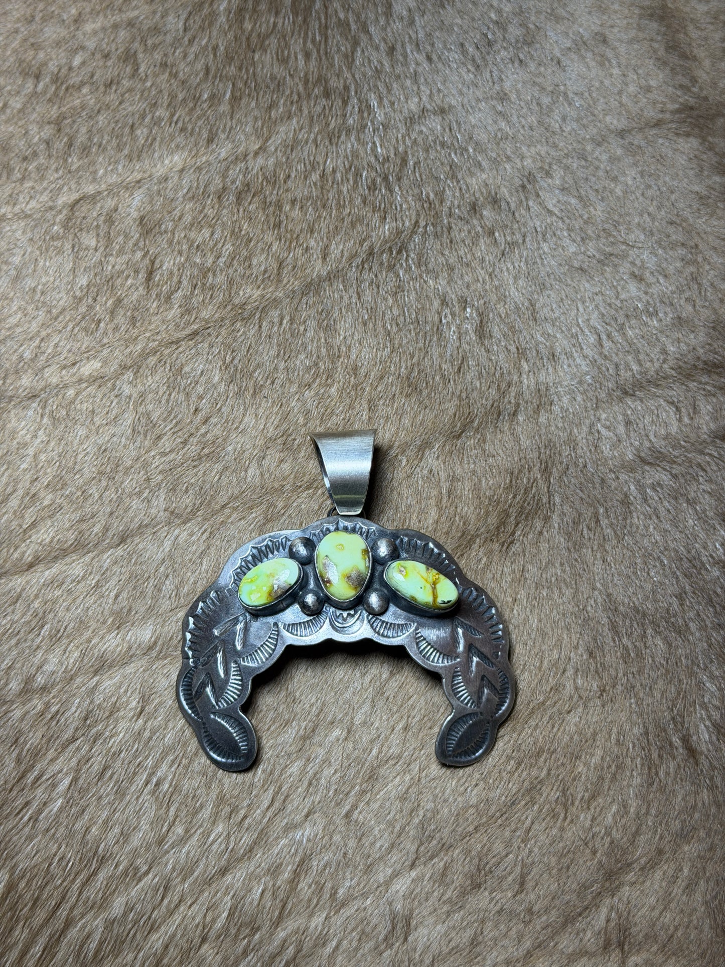Palomino Naja Pendant