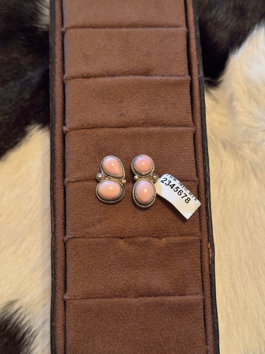 Adjustable Pink Conch Ring