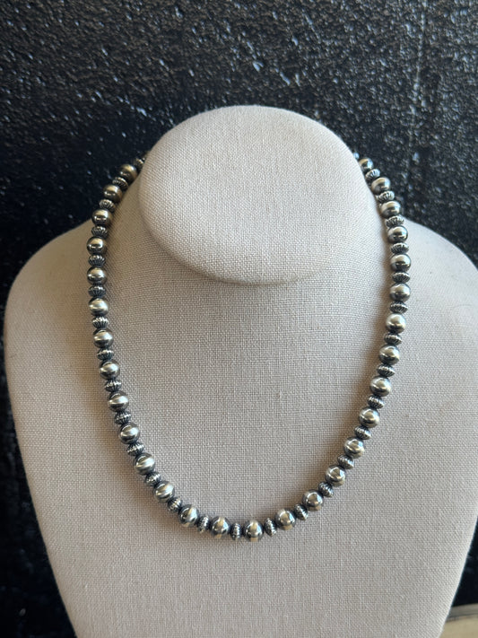 17.5-19” 8mm Pearl & Deatil