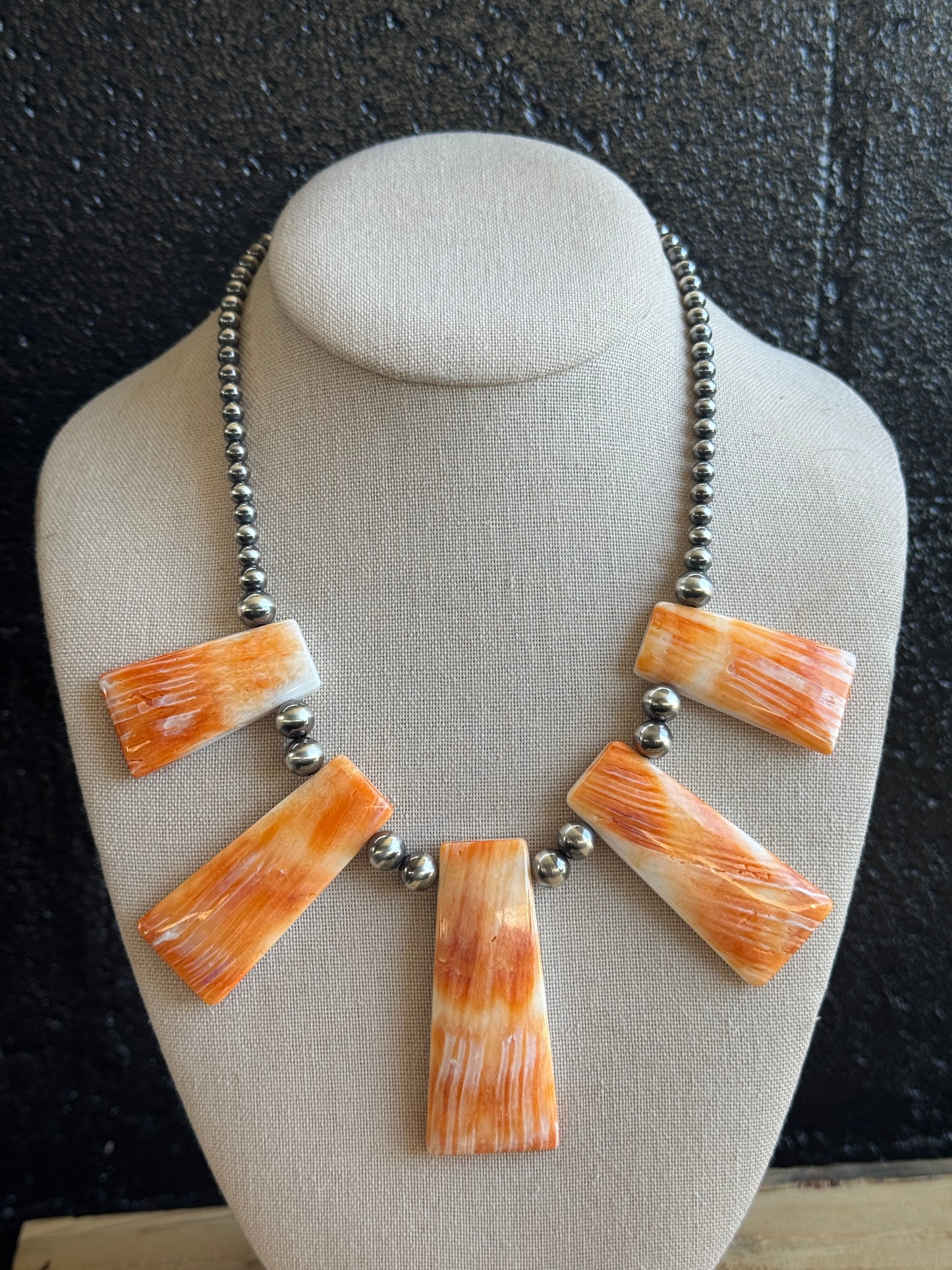 18-19” Pearl & Orange Spiny Statement