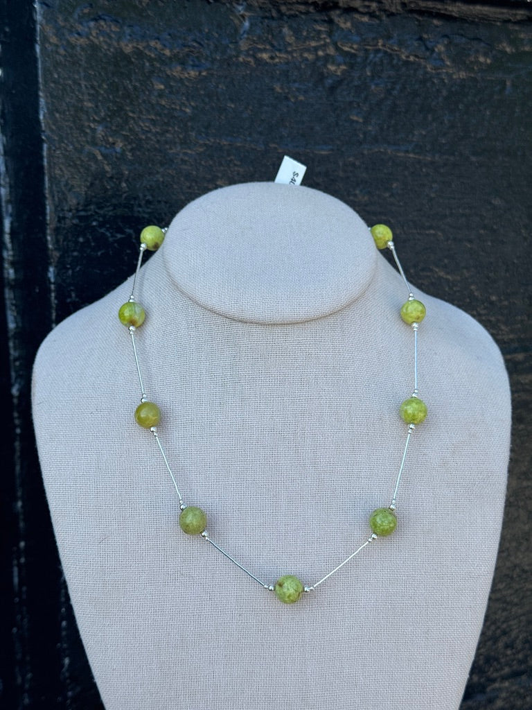 18" Liquid Silver and Green Stone