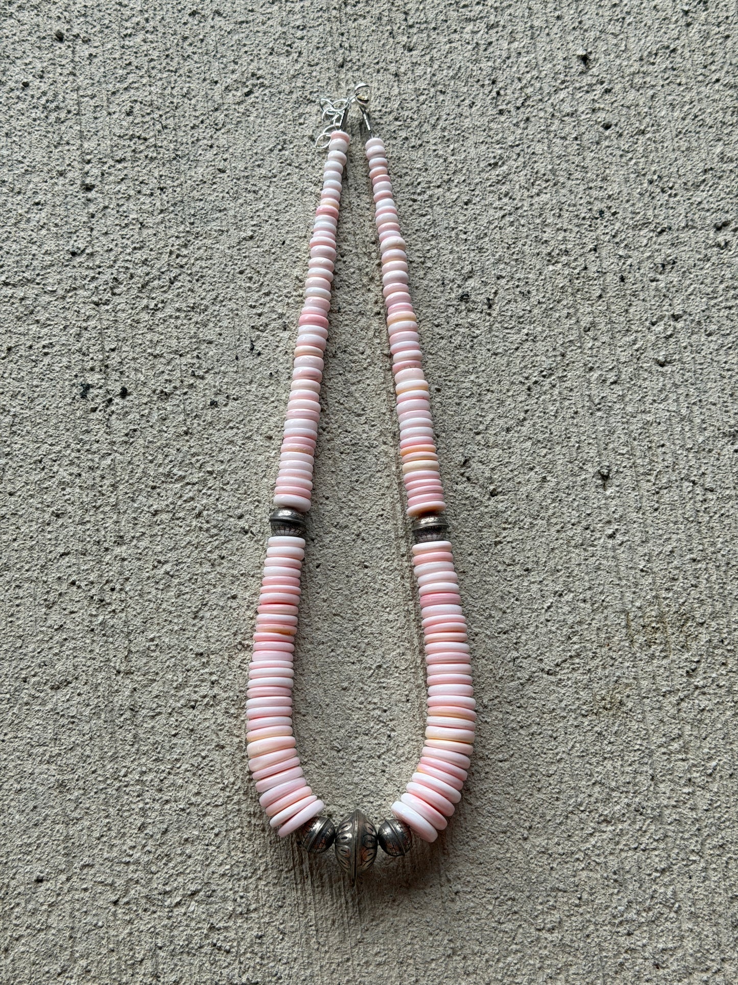 19.5-21" Graduated Pink Conch