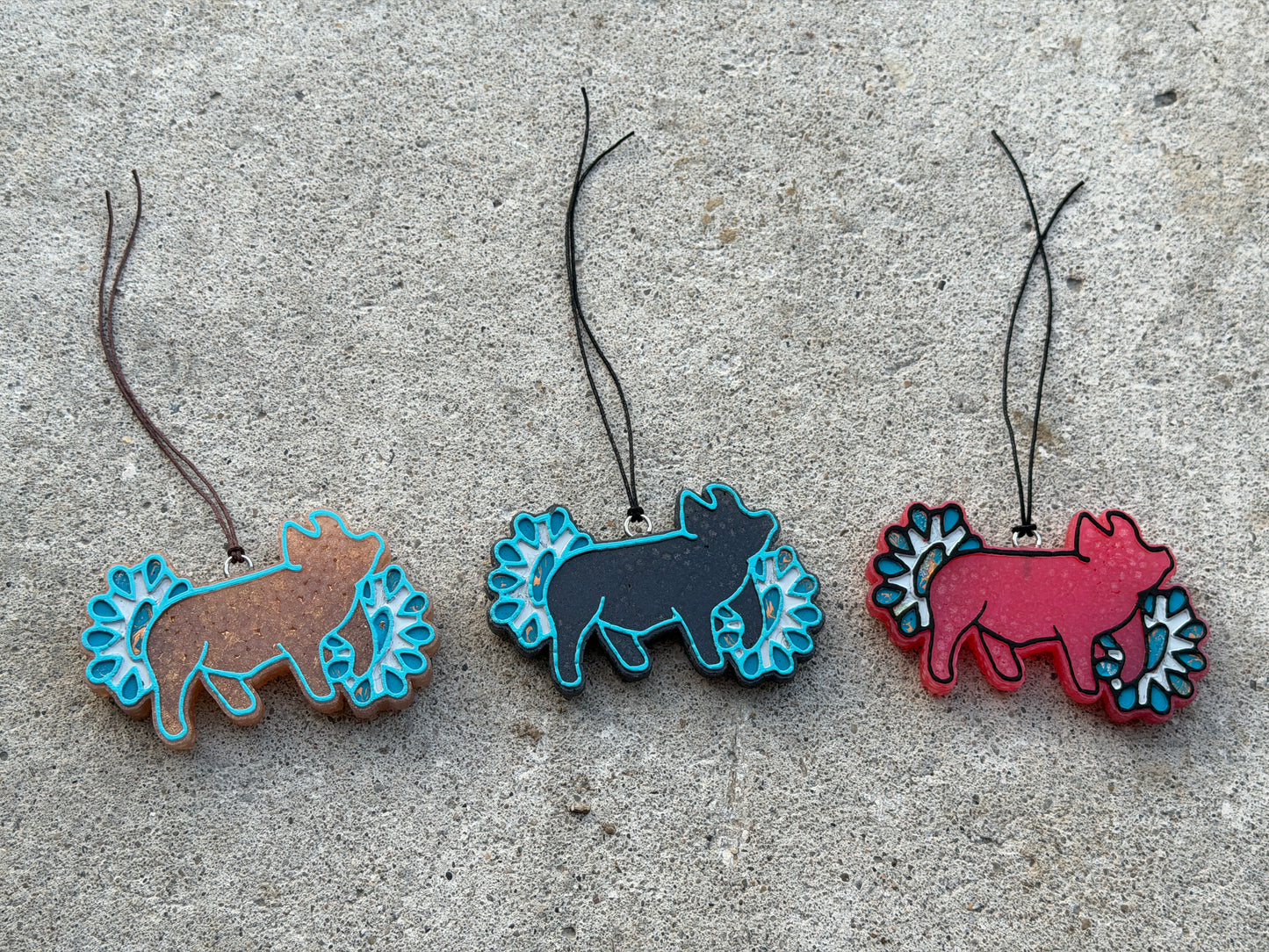 Pig with Turquoise Cluster Freshie