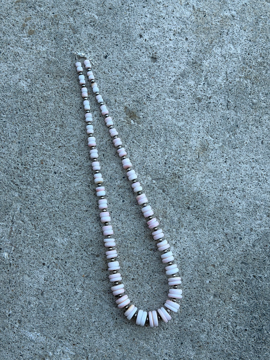 24-25.5" Graduated Pink Conch