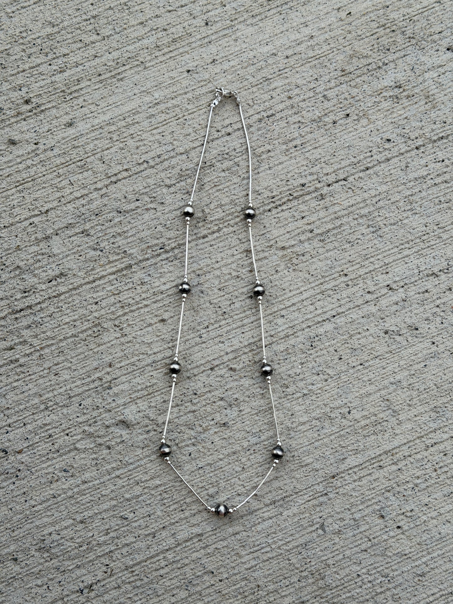 17" Liquid Silver & 6mm Pearl