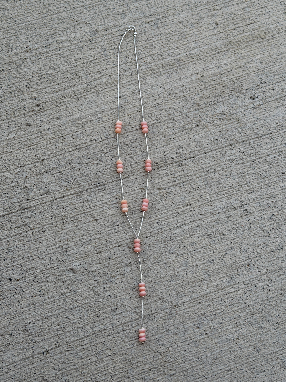 18" Pink Conch Liquid Silver Lariat