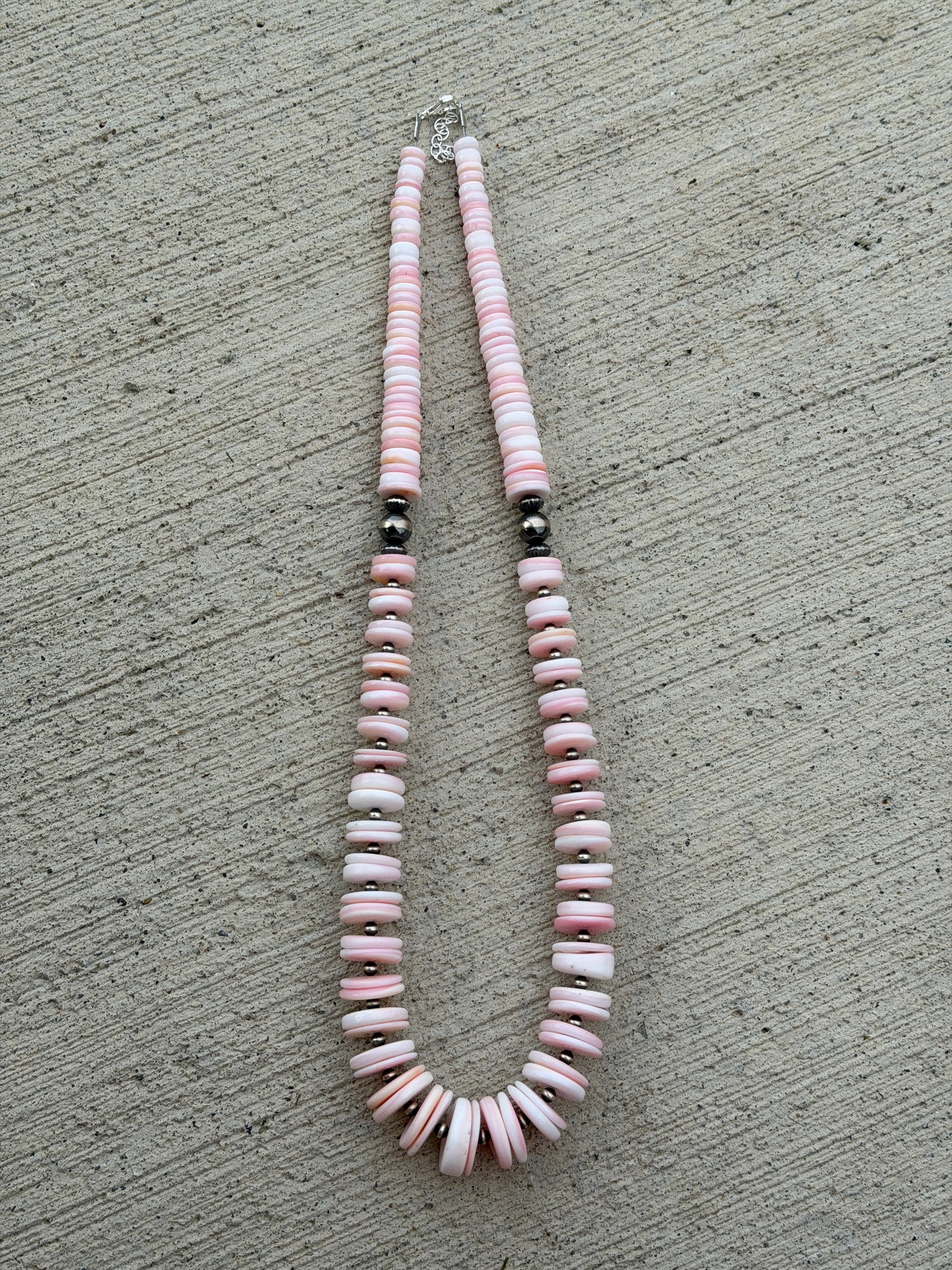 25.5-27" Graduated Pink Conch