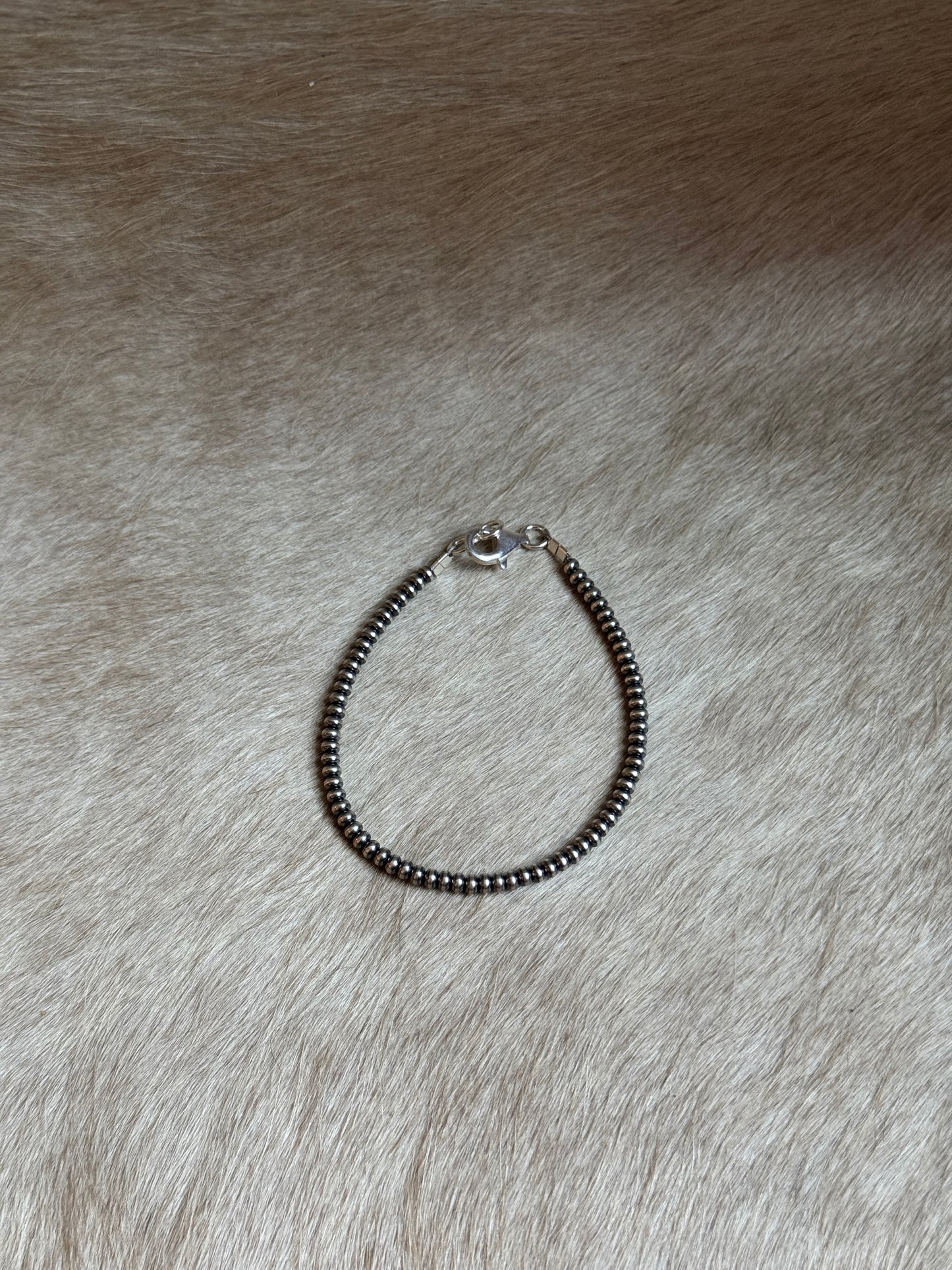 7.5" 3mm Saucer Pearl Bracelet