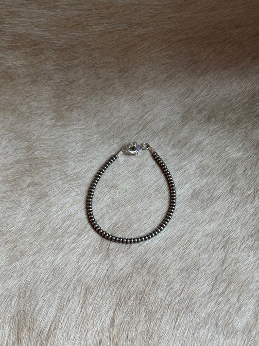 7.5" 3mm Saucer Pearl Bracelet