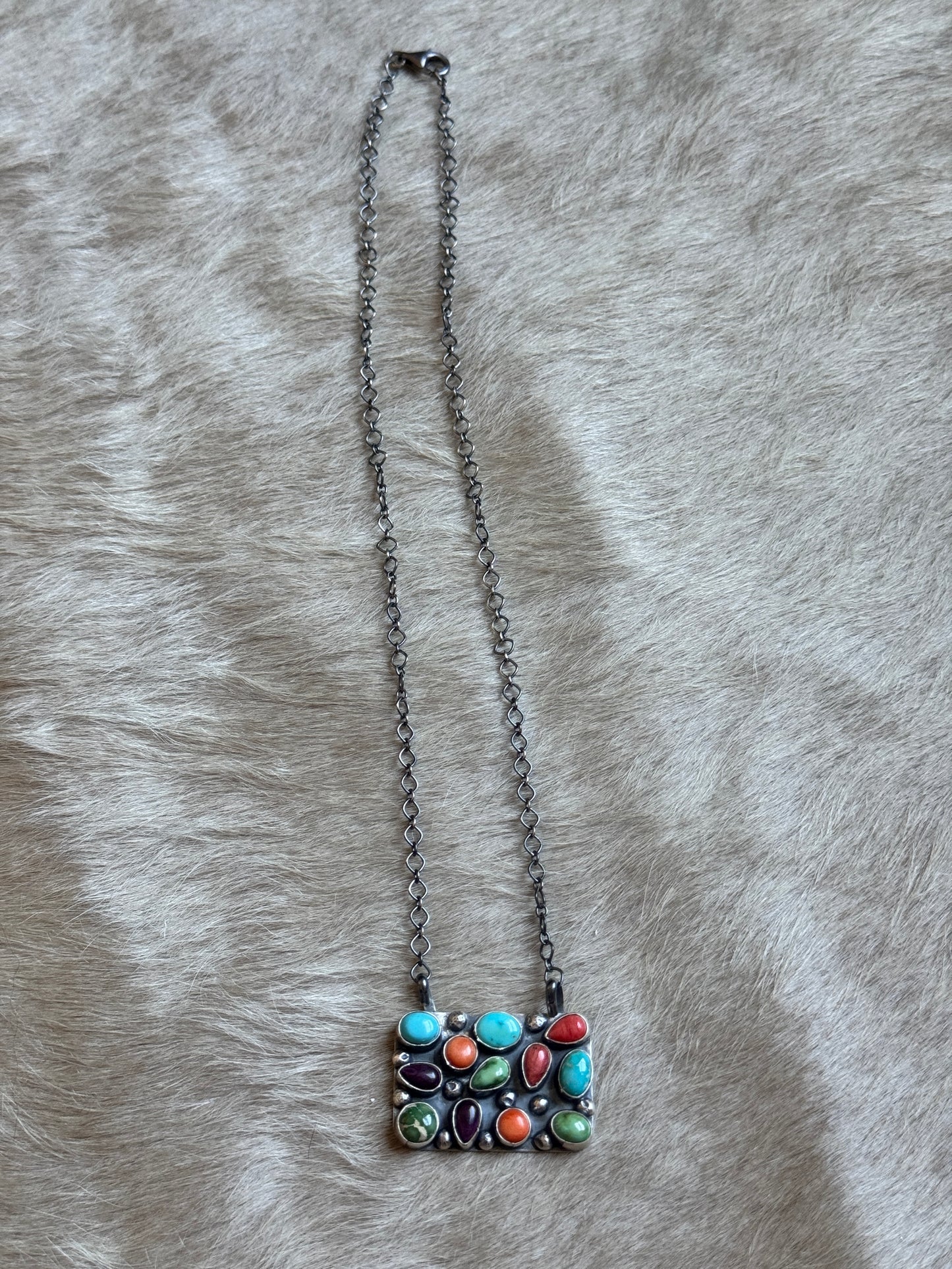 18" Multi-Stone Cluster Bar