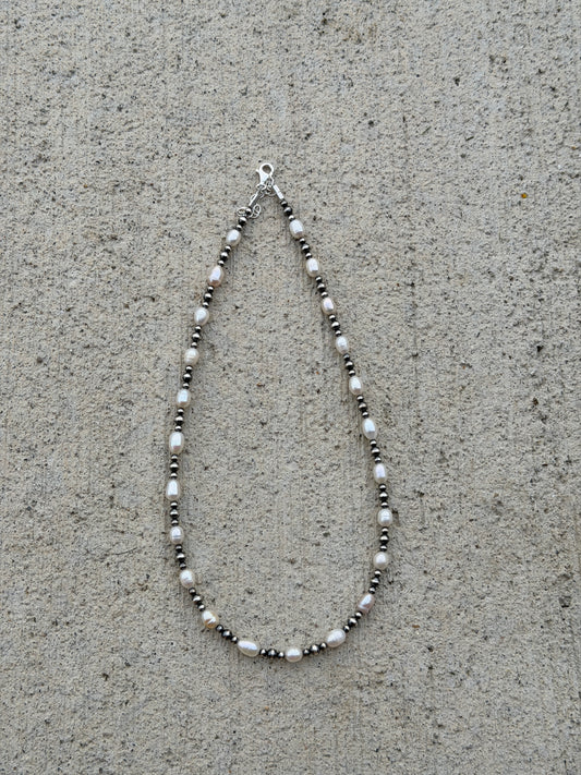 17-18.5" Freshwater Pearl