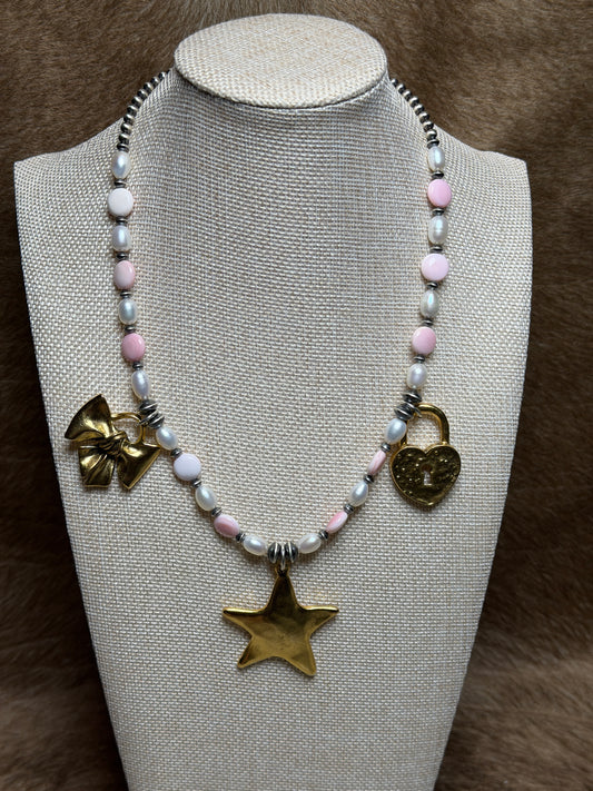 19-20.5" Freshwater, Pink Conch, Triple Gold Charm