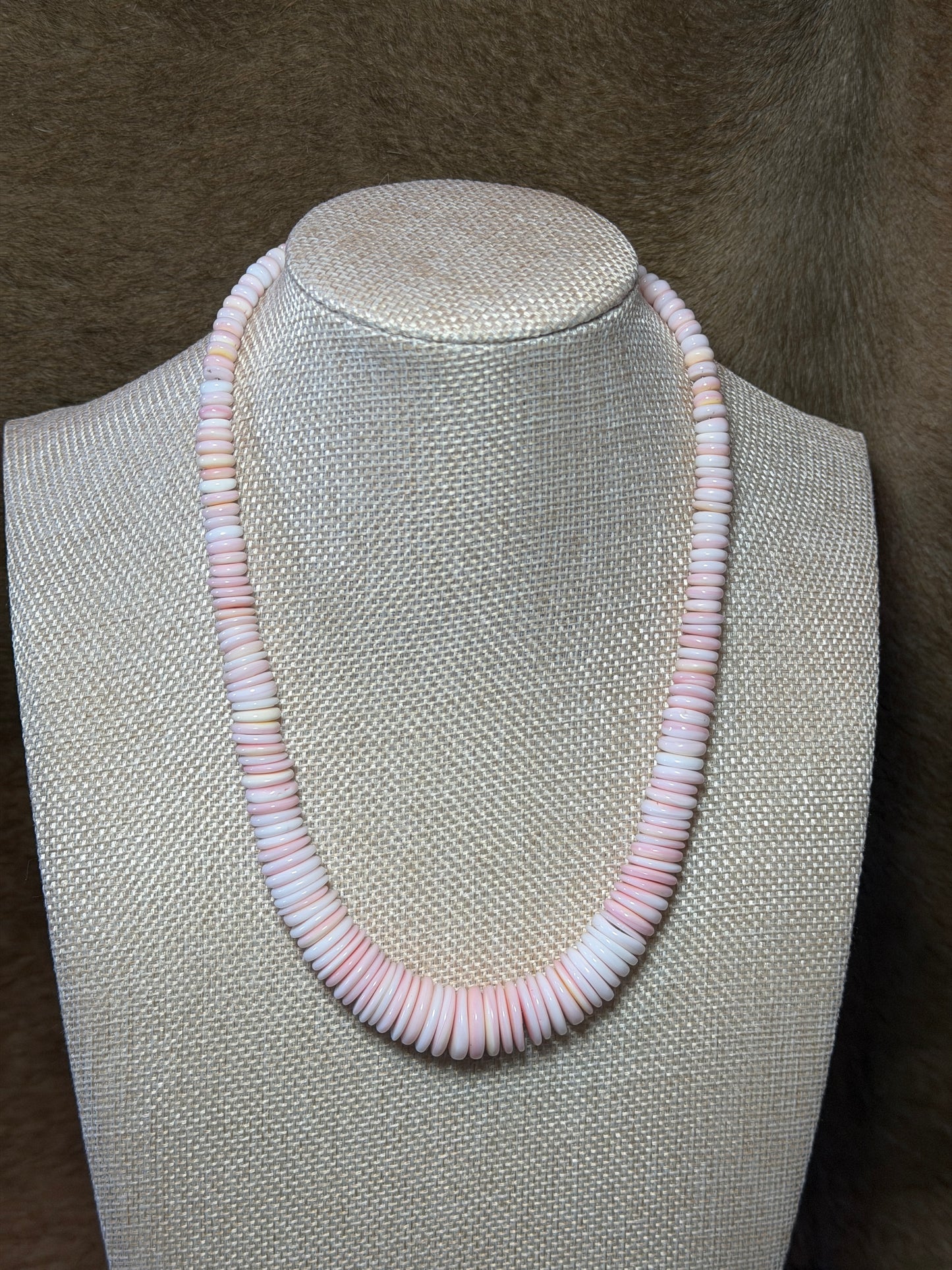 18-19.5" Graduated Pink Conch