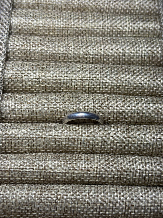 Sz 8.25 Sterling Band Ring