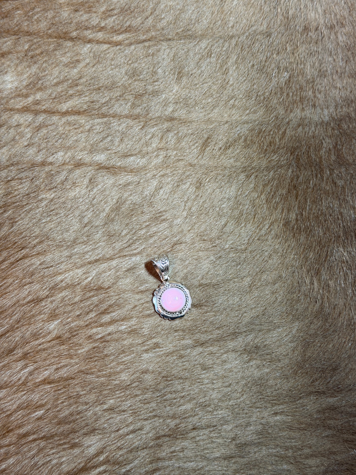 Pink Conch Circle Pendant