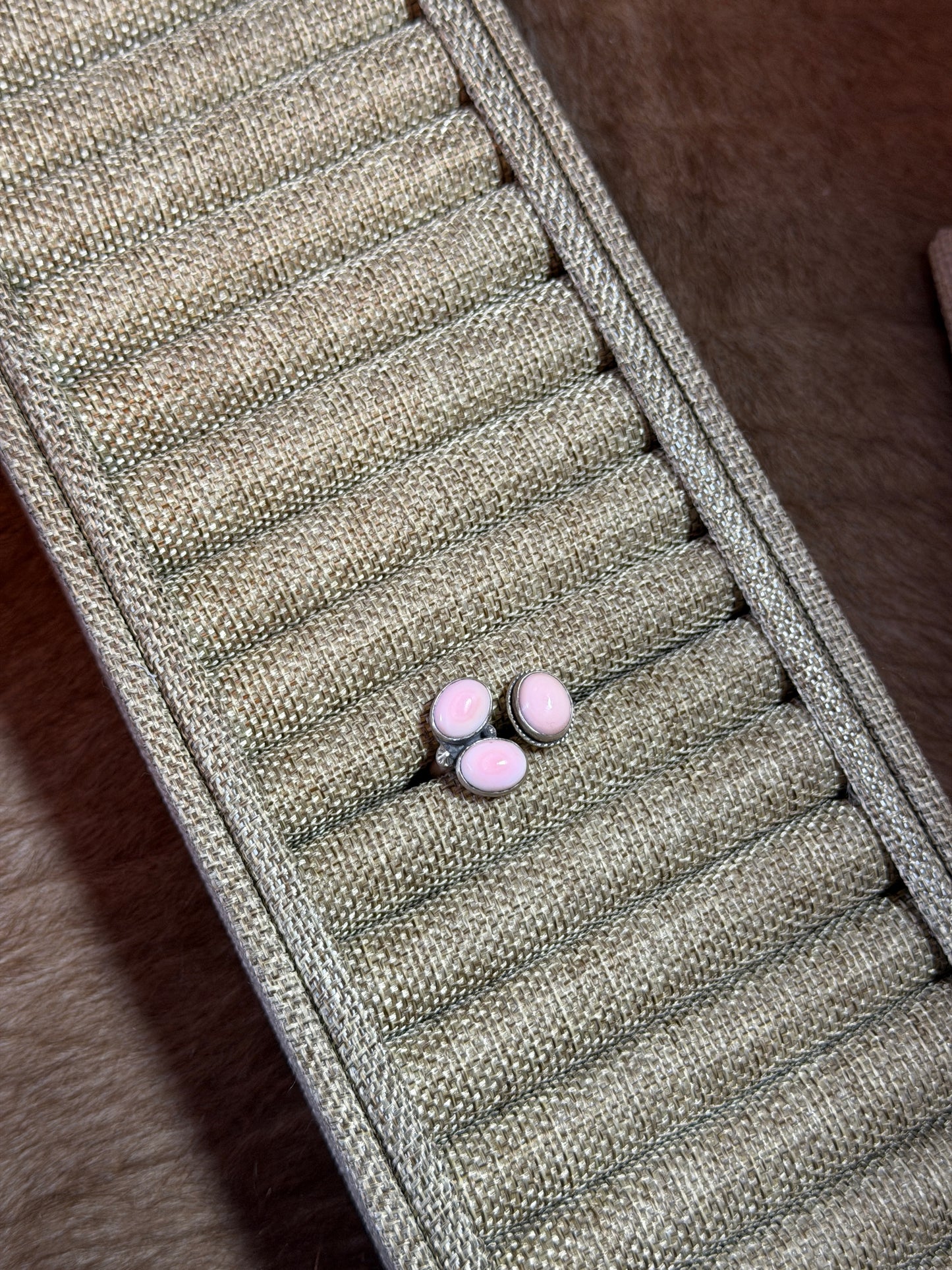 Pink Conch 3 Stone Adjustable