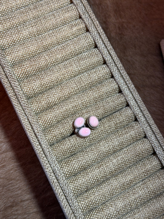 Pink Conch 3 Stone Adjustable