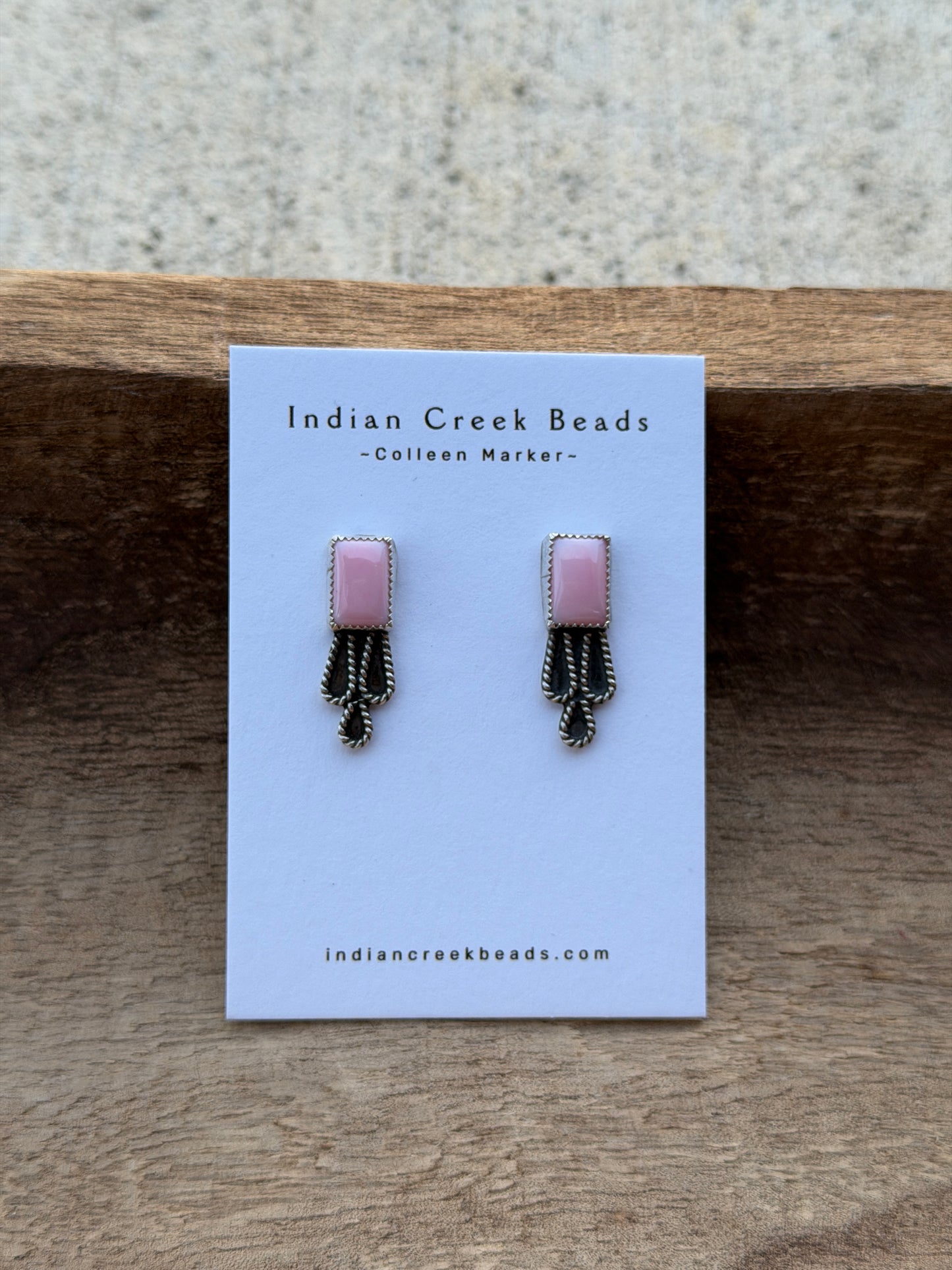 Pink Conch Detail Earrings