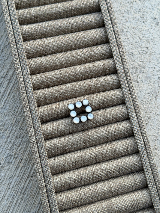 Sz 7.75 Mother of Pearl Ring