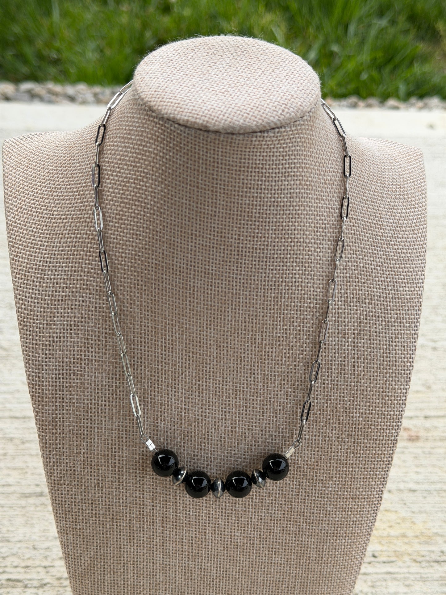 16" Black Onyx & Saucer BN