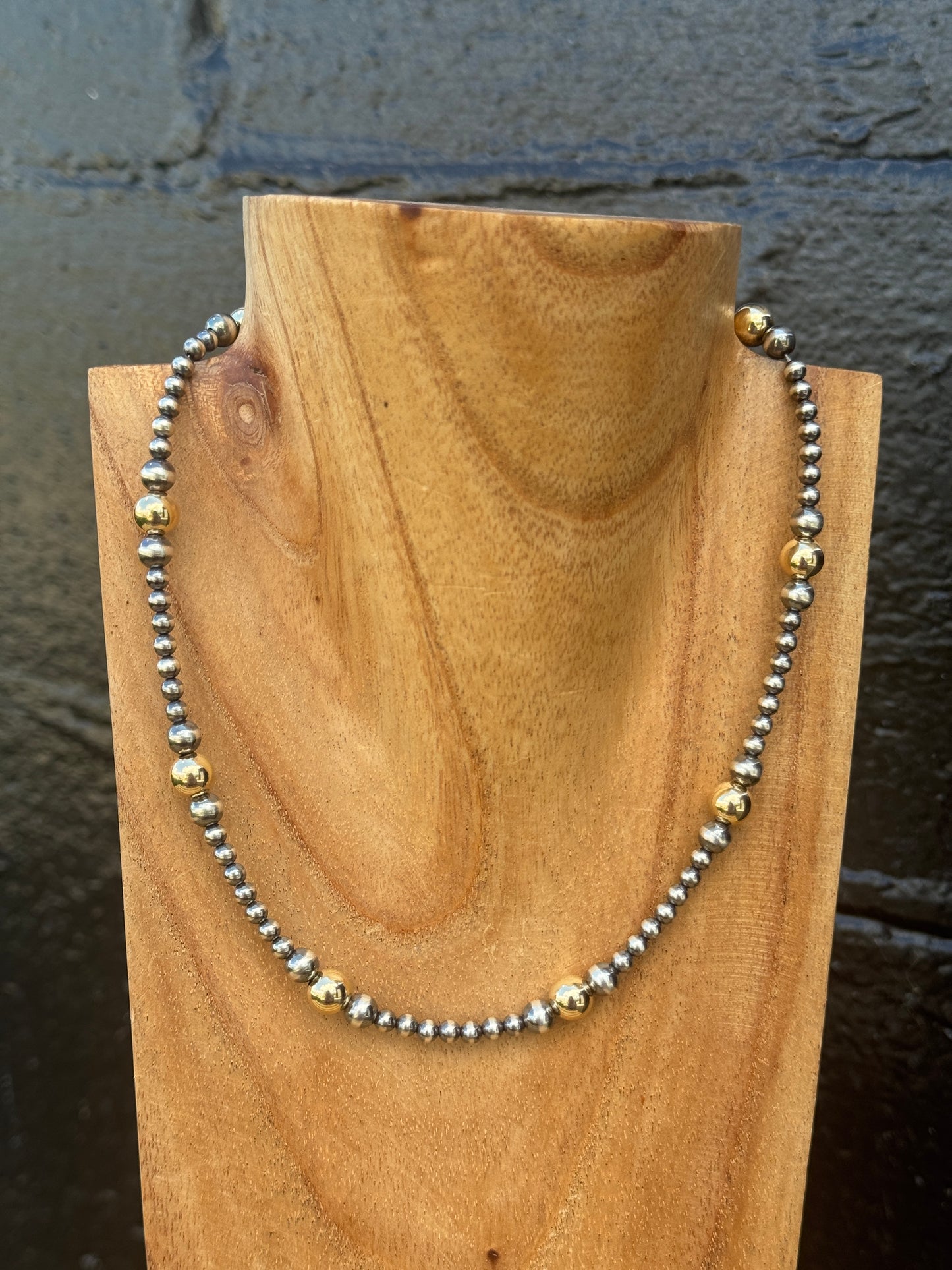 16.5-18" 4-6mm Pearl & 8mm Gold