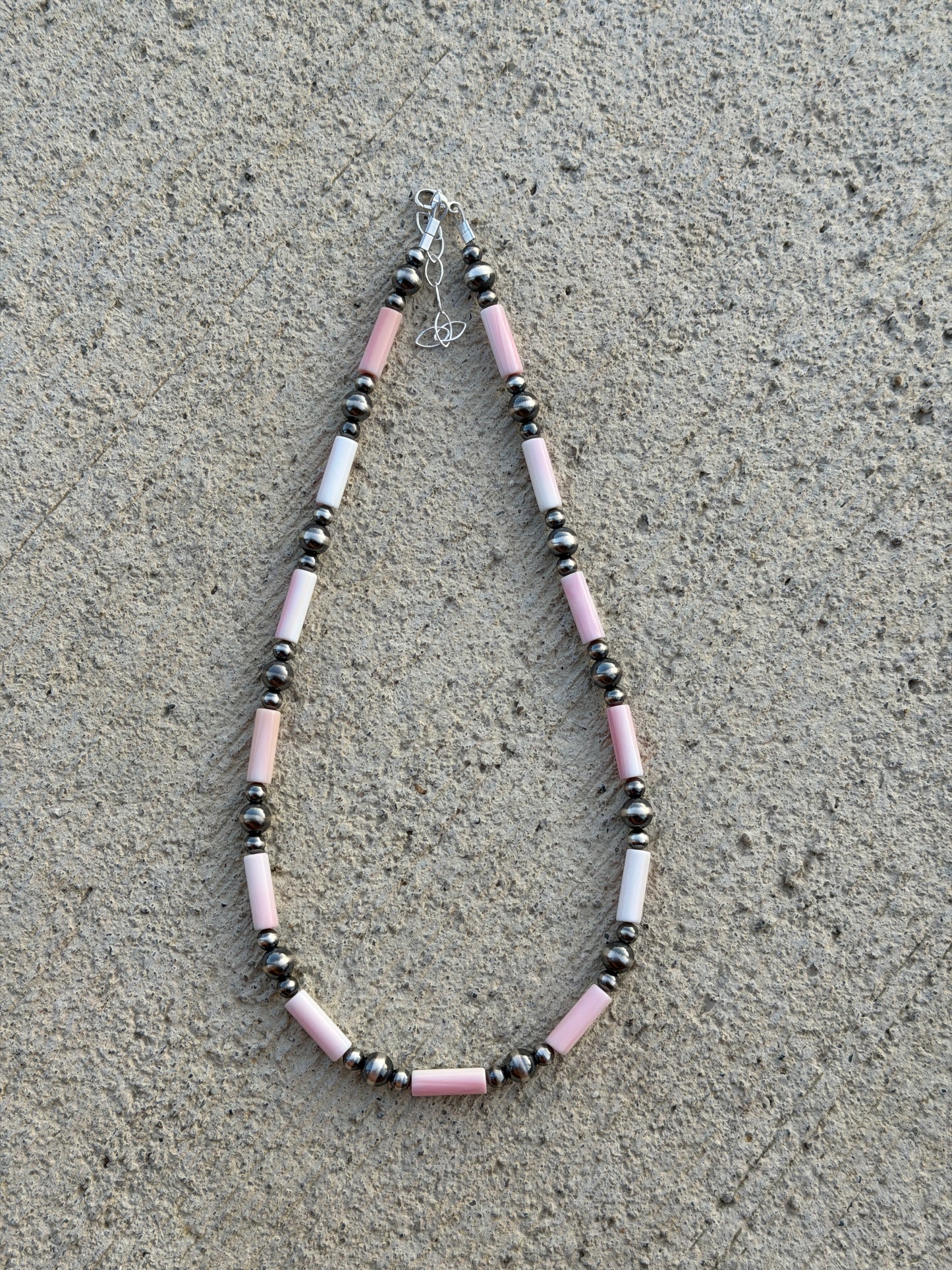 15.5-17" Pearl & Pink Conch