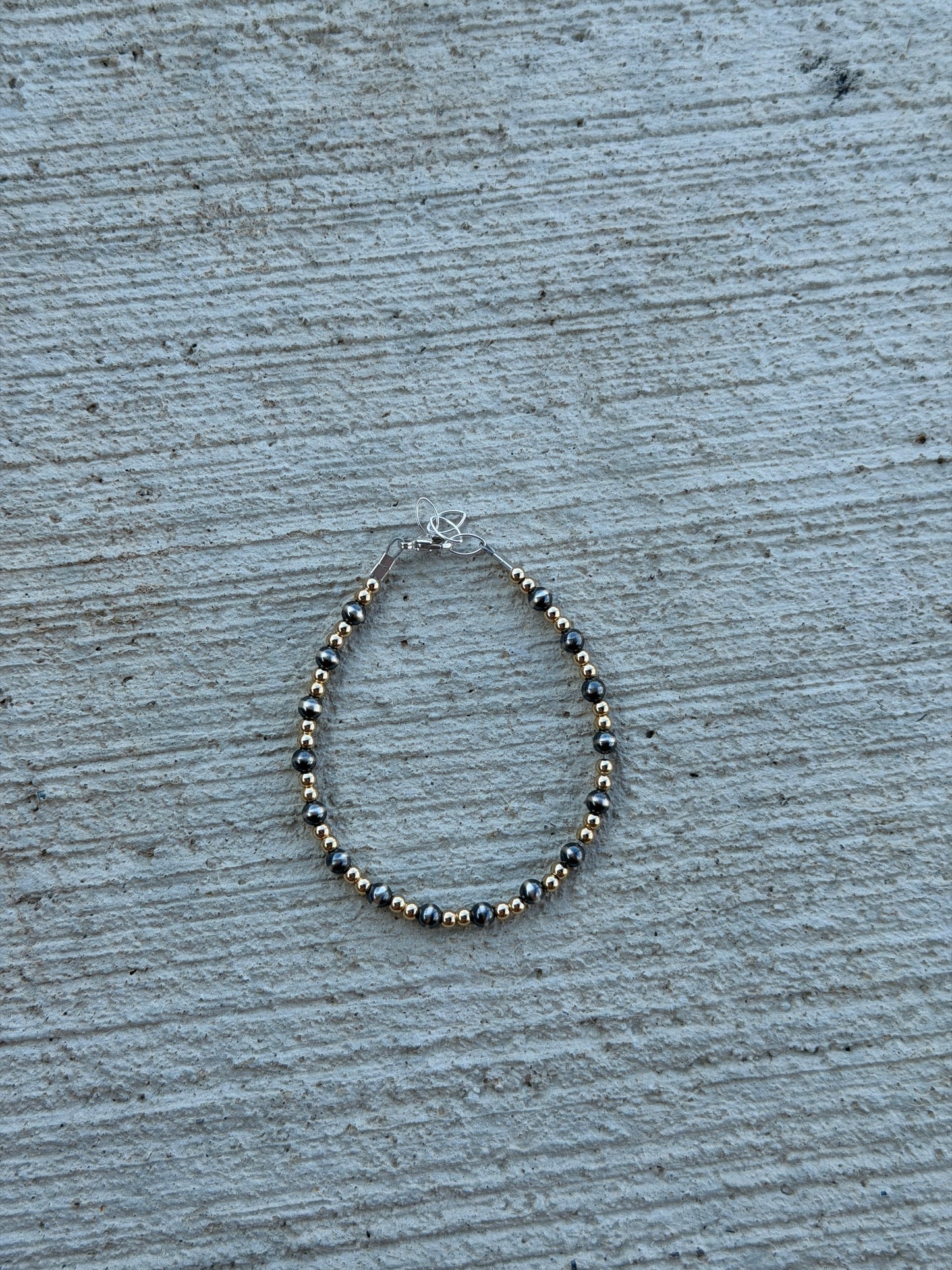 6.5-7" Gold & Pearl